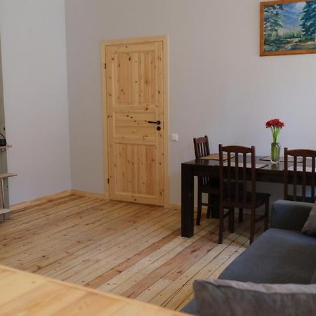 Historic Apartment With Wooden Floors In The Hearth Of Old-Town Рига Екстериор снимка