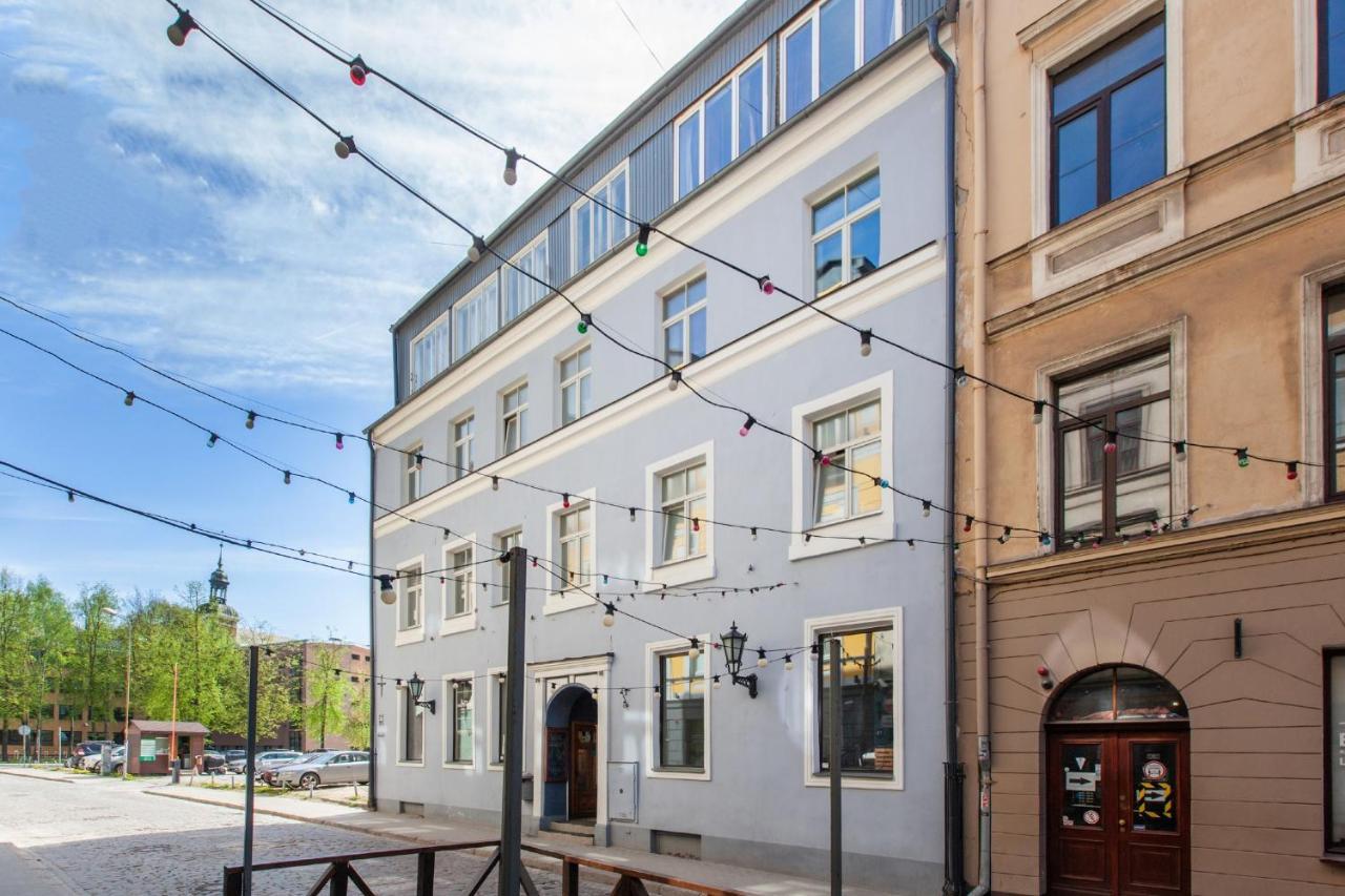 Historic Apartment With Wooden Floors In The Hearth Of Old-Town Рига Екстериор снимка