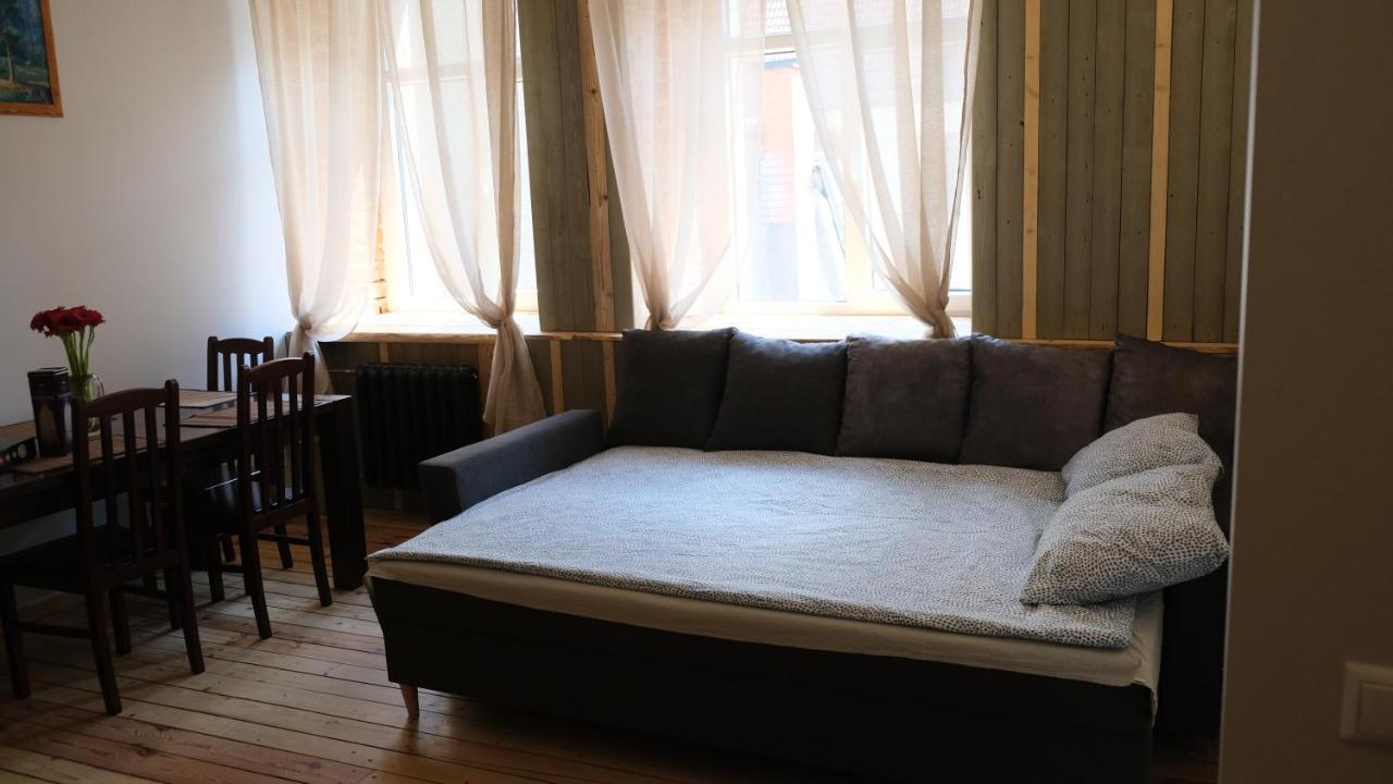 Historic Apartment With Wooden Floors In The Hearth Of Old-Town Рига Екстериор снимка